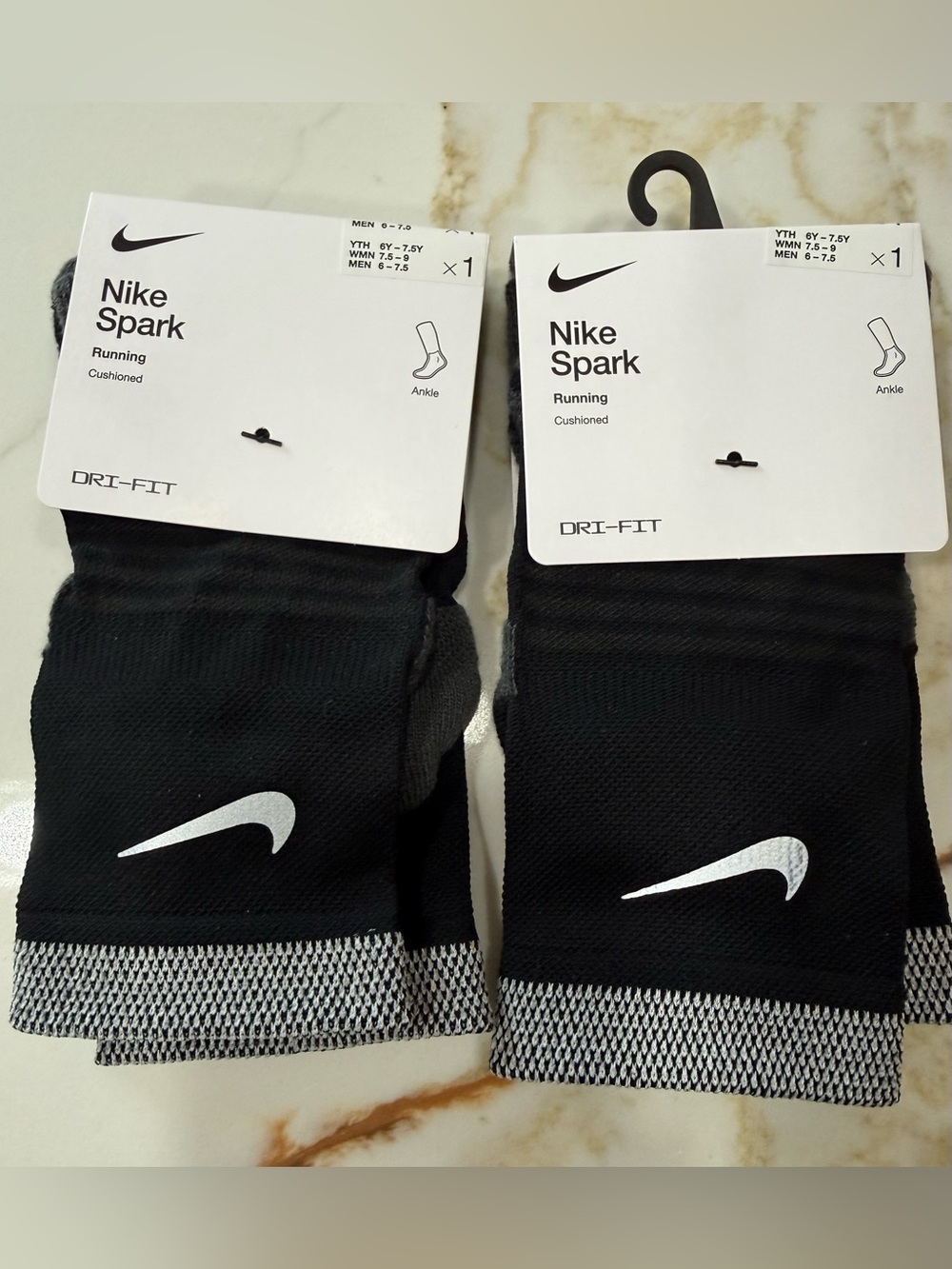 NWT Nike Spark Cushioned Running Ankle Socks Lot of 2 Pairs Black (WMN 7.5-9)